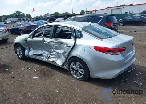 2018 Kia Optima Lx z USA, uszkodzony, nr VIN 5XXGT4L33JG220252